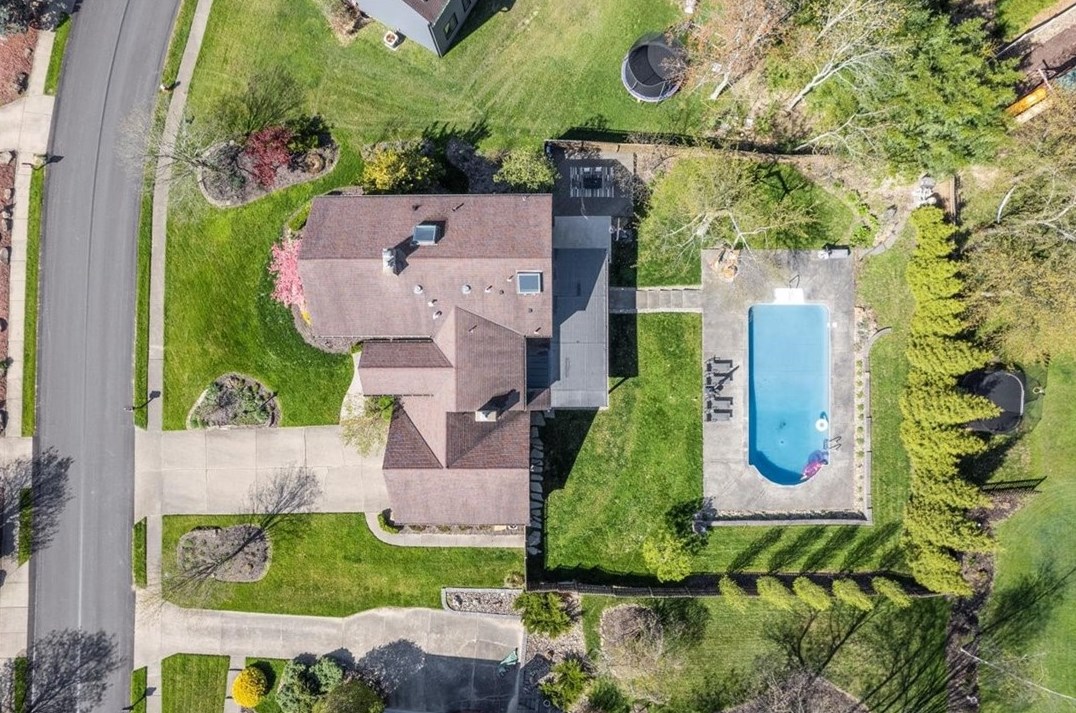 1811 Villa Dr, Gibsonia PA 15044-7446 exterior