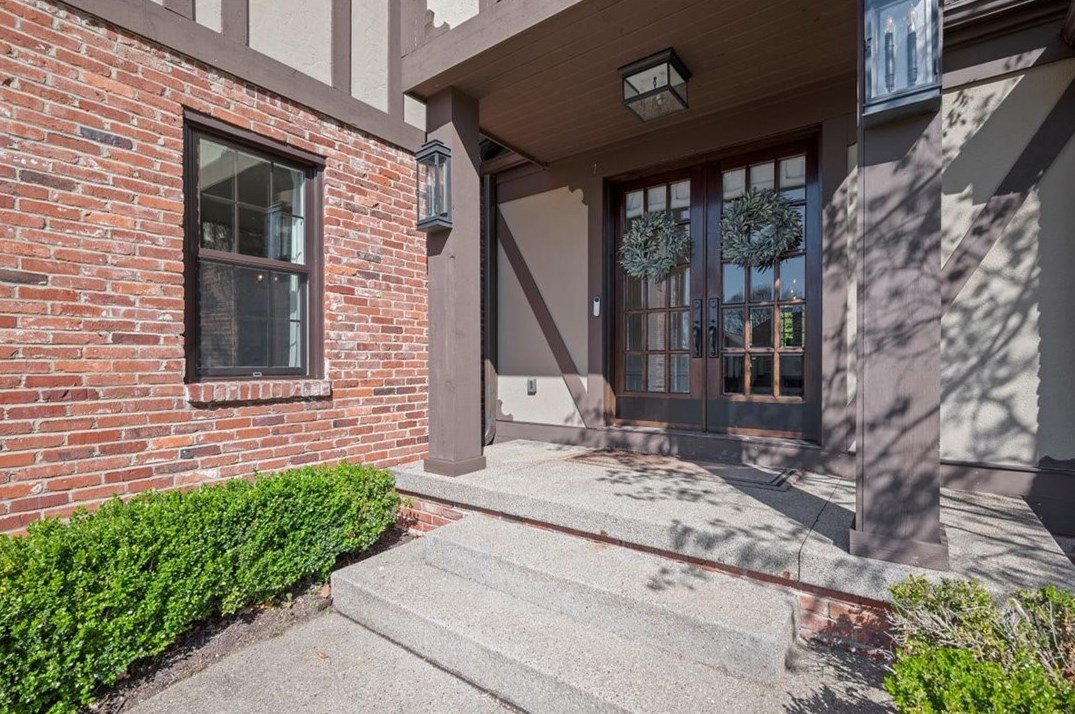 1811 Villa Dr, Gibsonia, PA 15044-7446