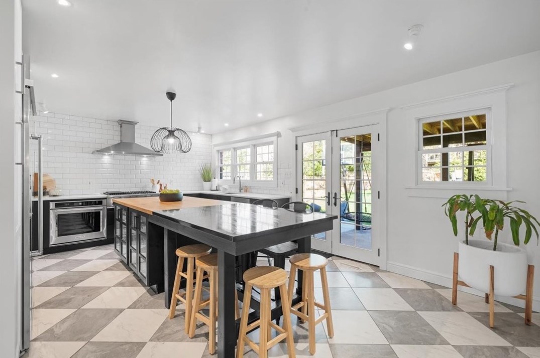 1811 Villa Dr, Gibsonia PA 15044-7446 exterior