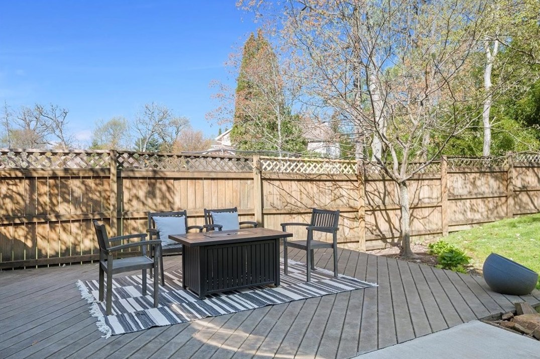 1811 Villa Dr, Gibsonia PA 15044-7446 exterior