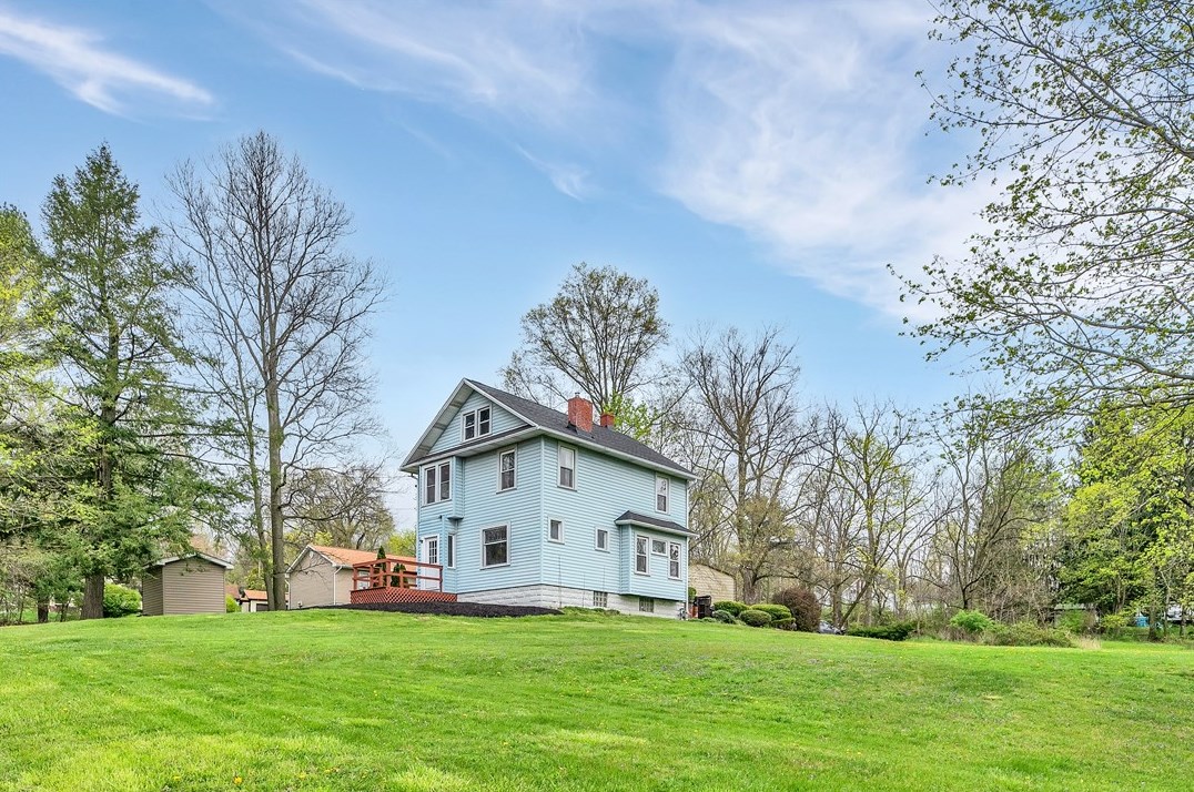 2780 Mercer Rd, New Castle, PA 16105