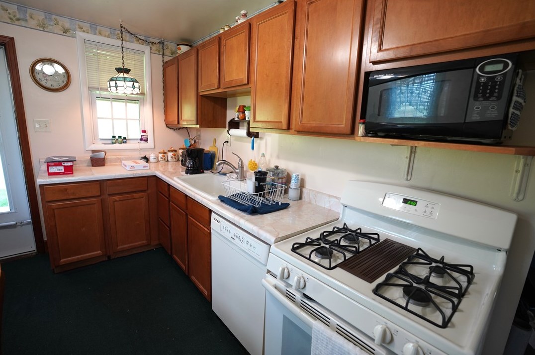 2315 Reiland St, Pittsburgh, PA 15227-1153