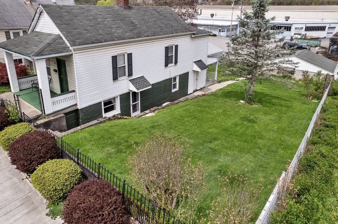 514 Grant Ave, Collier Township, PA 15106-1925