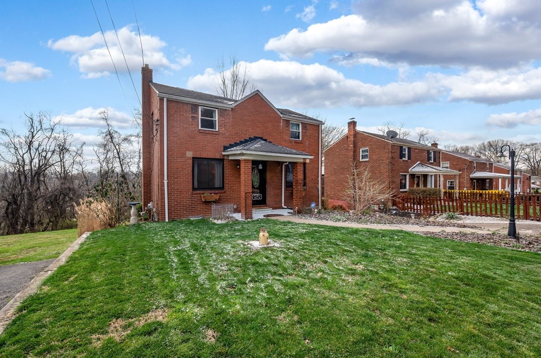 979 Elizabeth St, Pittsburgh, PA 15221-3966