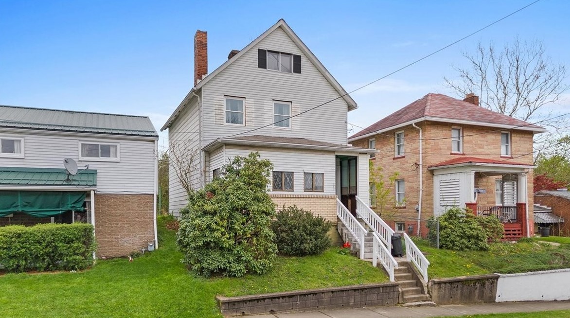 382 Murtland St, Springdale, PA 15144