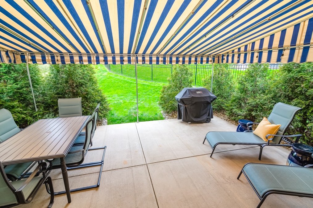 205 Old Hickory Rd, Zelienople PA  16063-4012 exterior