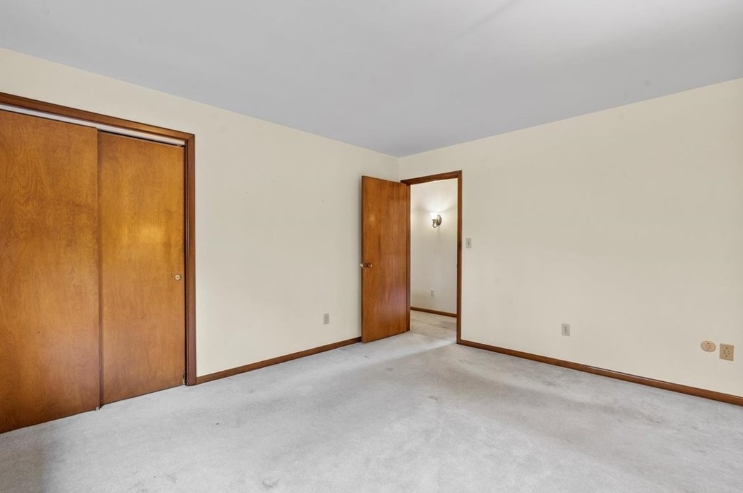 1800 Middle Rd, Glenshaw PA  15116-3130 exterior