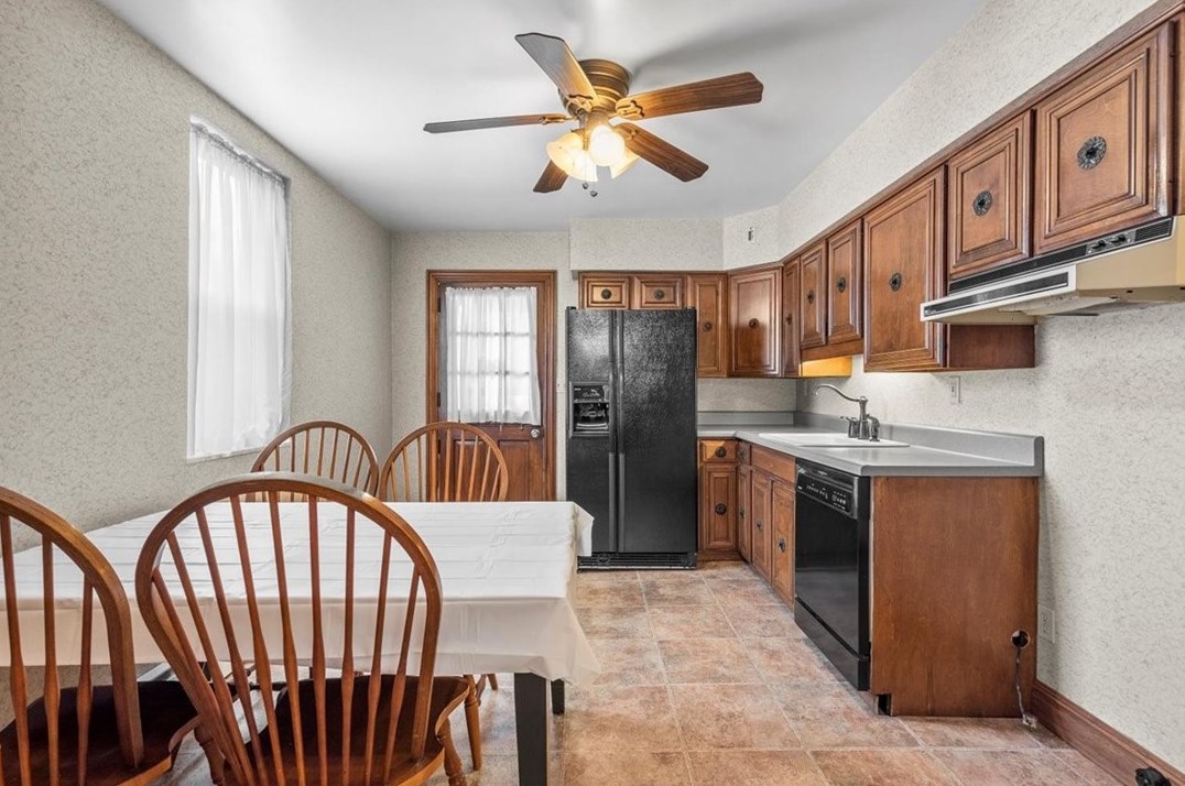 1800 Middle Rd, Glenshaw PA  15116-3130 exterior