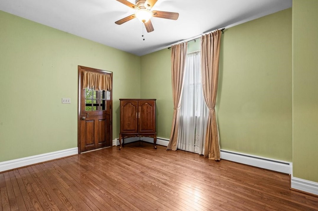 1800 Middle Rd, Glenshaw PA  15116-3130 exterior
