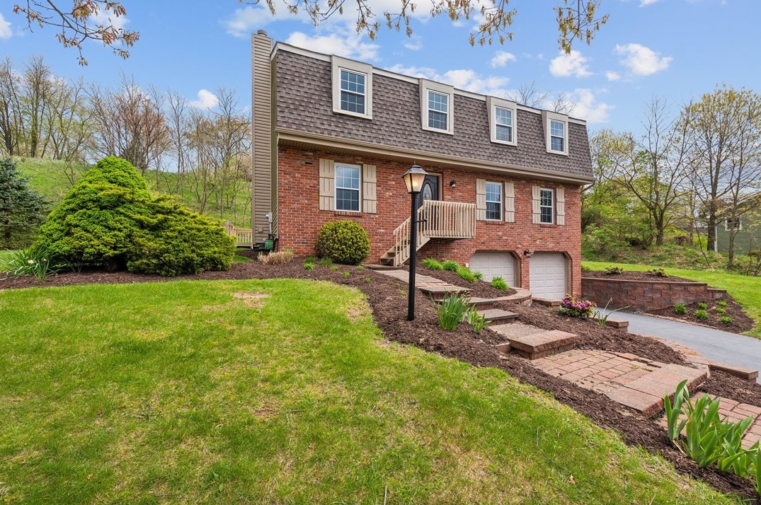 33 Canter Dr, Sewickley, PA 15143-9120