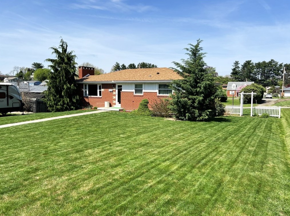 1138 Spruce St, Greensburg, PA 15601