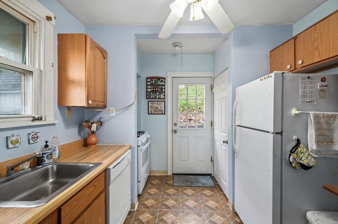 110 Noll Ave, Pittsburgh PA 15205-2110 exterior