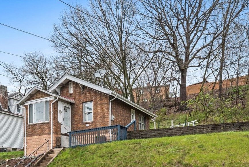 110 Noll Ave, Pittsburgh PA 15205-2110 exterior