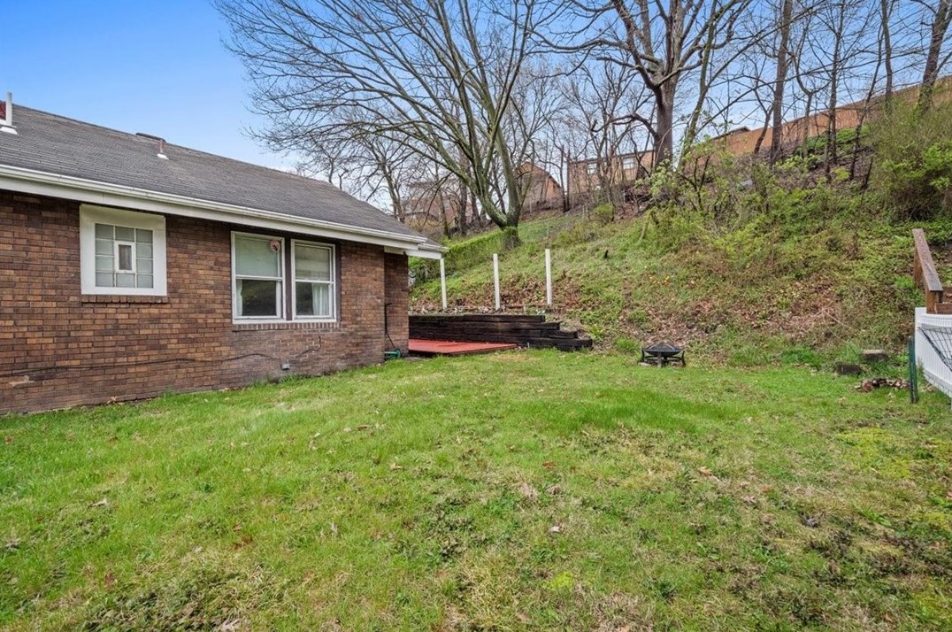 110 Noll Ave, Pittsburgh PA 15205-2110 exterior