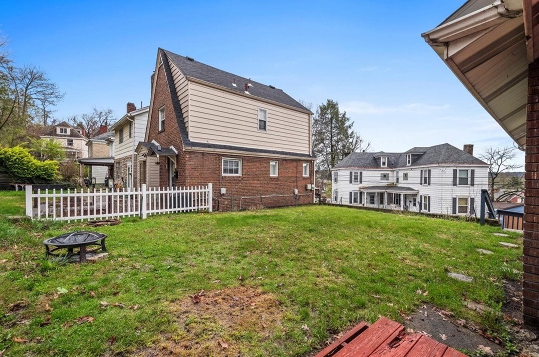 110 Noll Ave, Pittsburgh PA 15205-2110 exterior