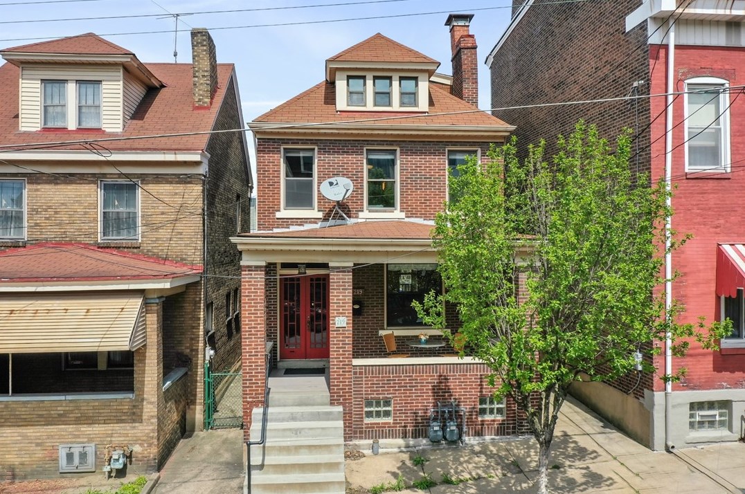 219 Main St, Penn Hills, PA 15201
