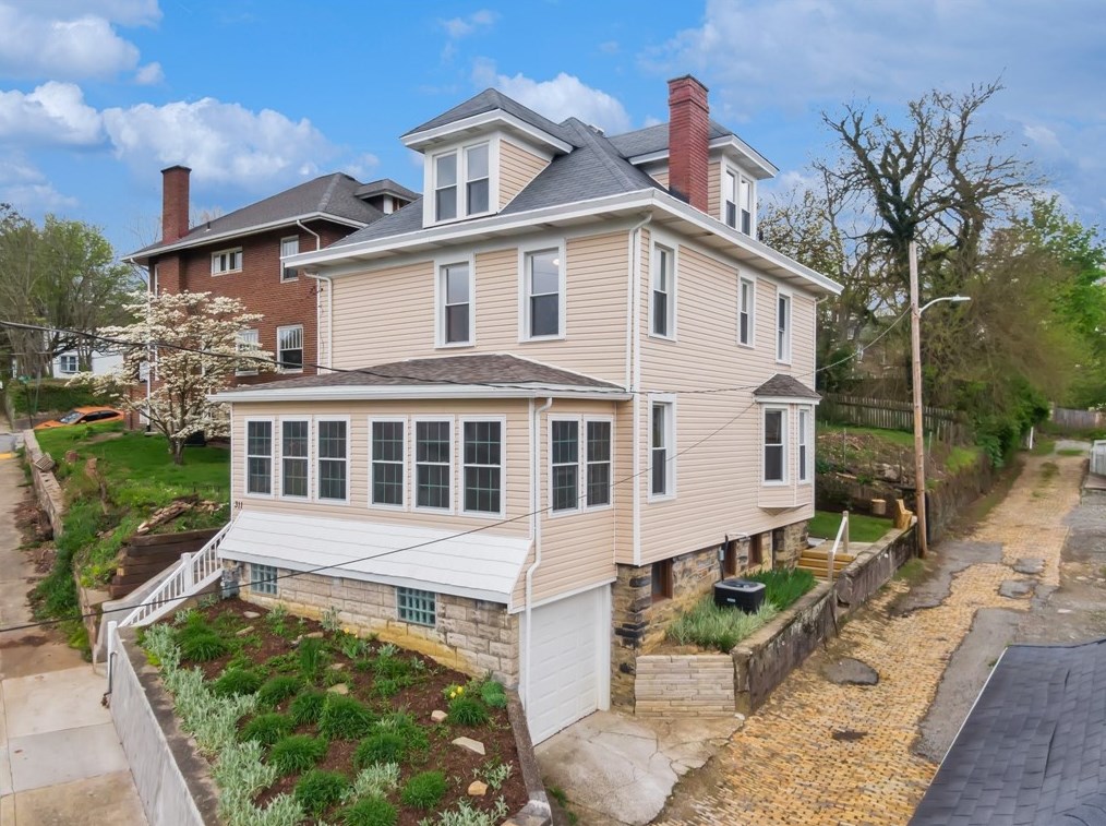 311 Rohrer St, Greensburg, PA 15601-2931