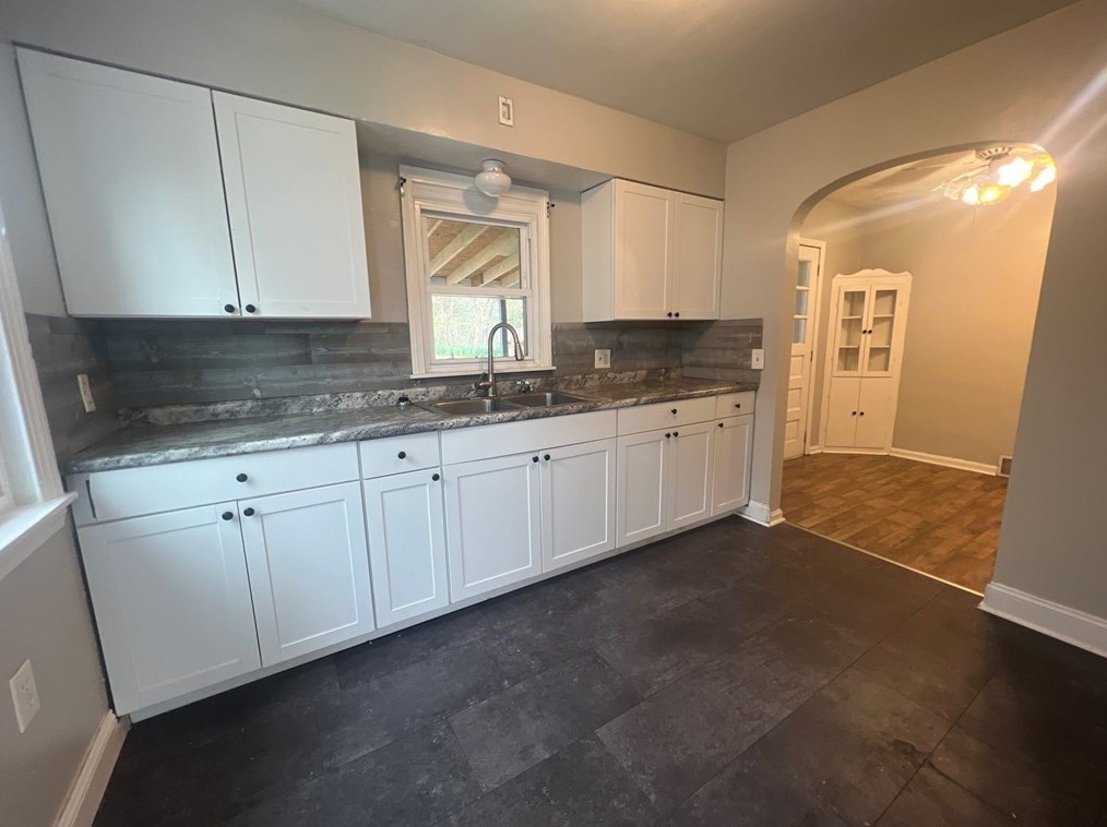 770 N Buhl Farm Dr, Hermitage, PA 16148