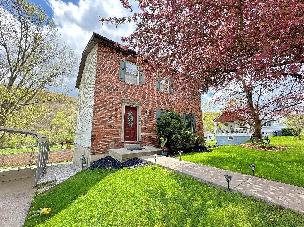 3096 Santiago Rd, Imperial, PA 15126
