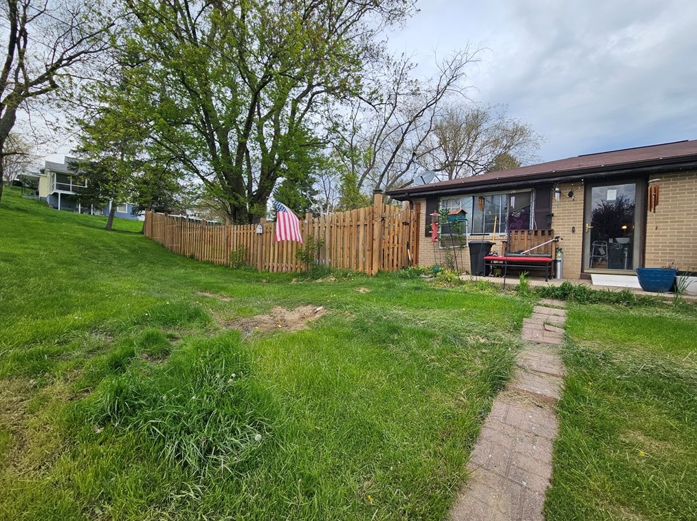 900 Sycamore St, Washington PA 15301-1852 exterior