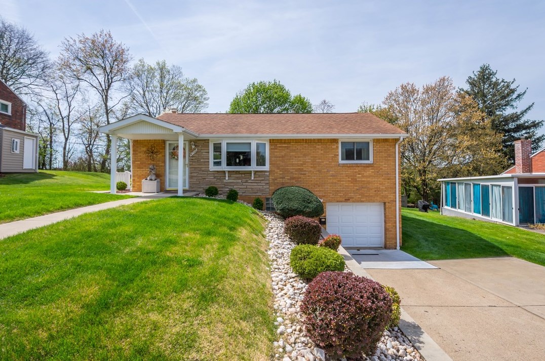 4708 Jewel Dr, Pittsburgh, PA 15236