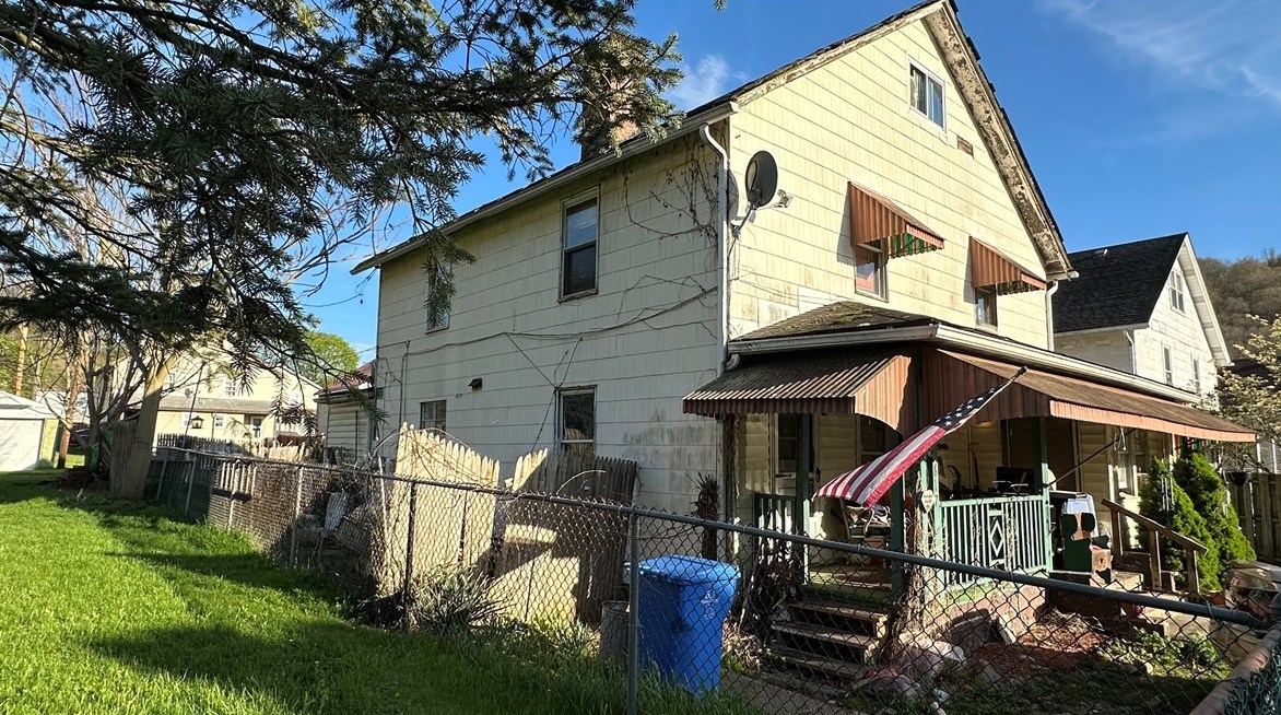 617-619 Zane, New Kensington, PA 15068