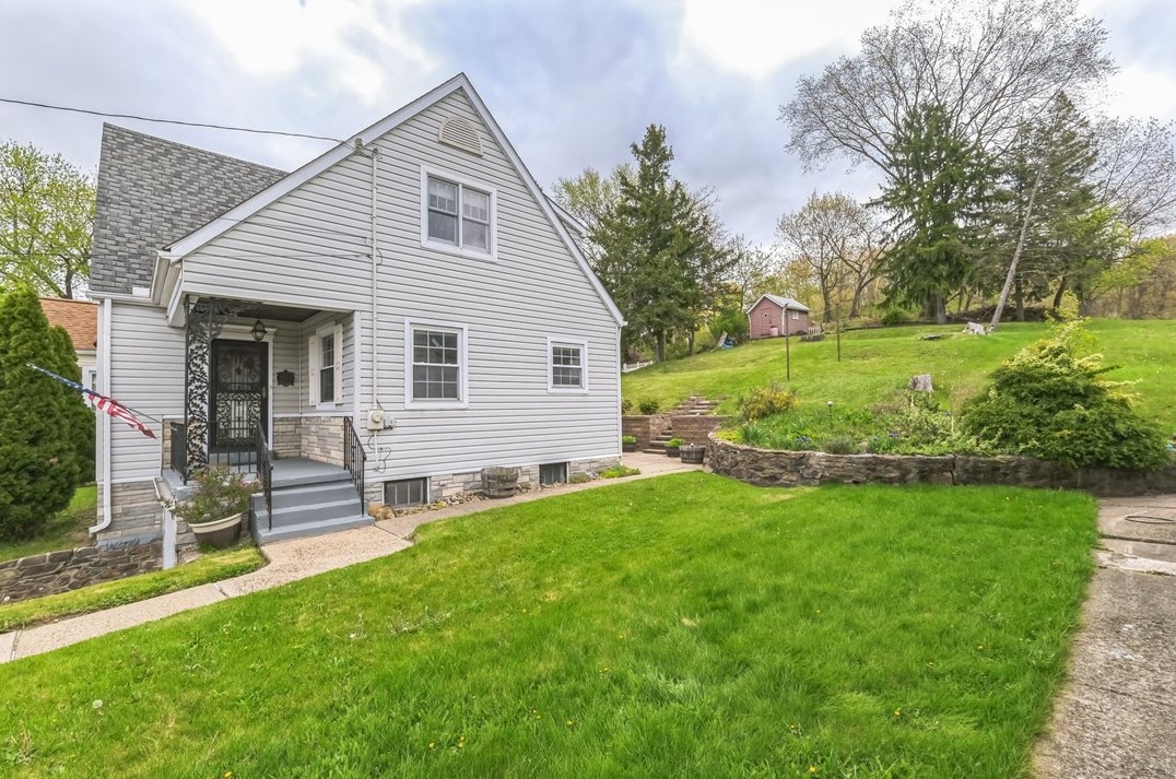 2514 Woodland Rd, Ambridge, PA 15003