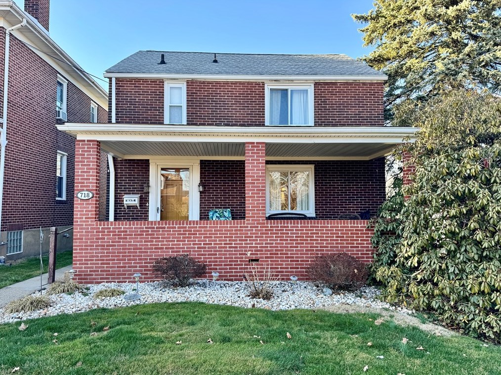 718 Broadway St, East Mckeesport, PA 15035-1143