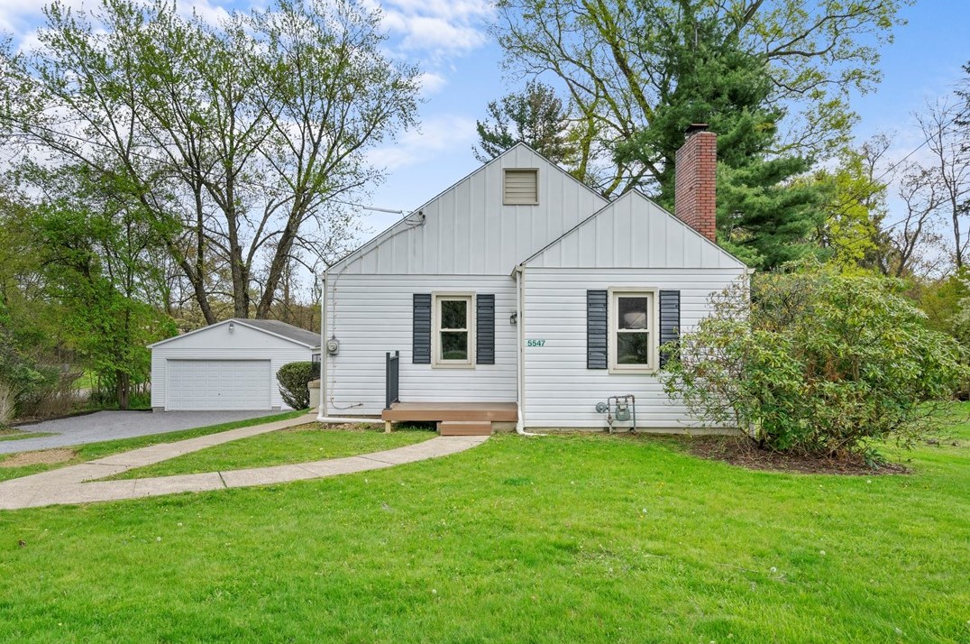 5547 Grubbs Rd, Gibsonia, PA 15044-9768