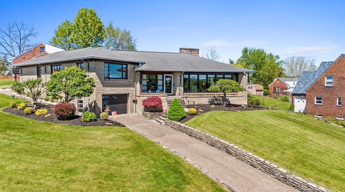 320 Thornwood Dr, Canonsburg, PA 15317