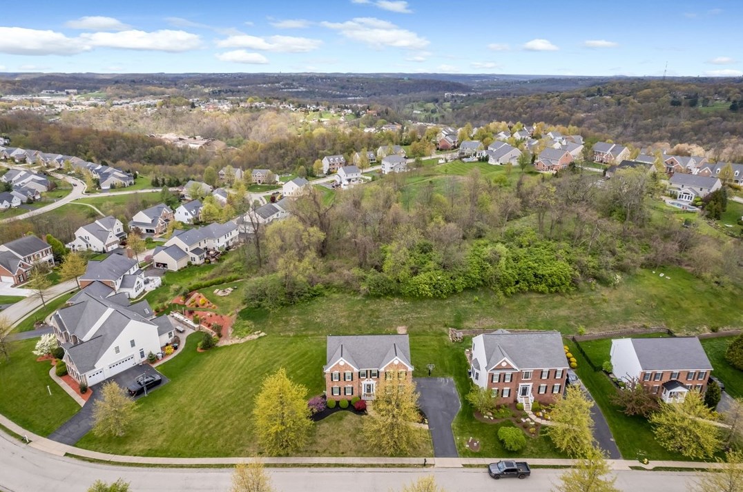 220 Molly Dr, Canonsburg, PA 15317