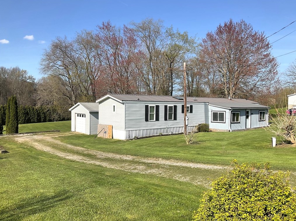 111 Minson Ln, Butler, PA 16001-9793