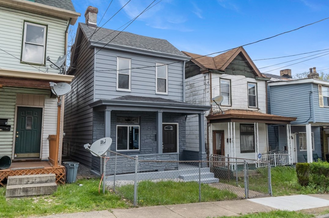 107 14th Ave, Whitaker, PA 15120-1407