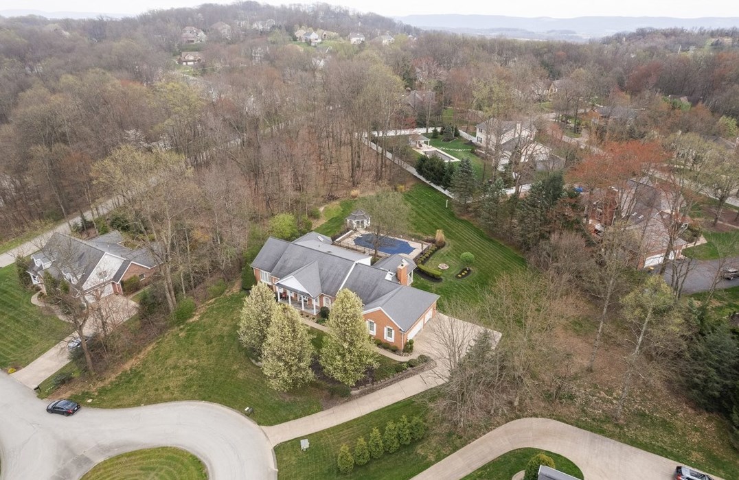 109 Woodbrook Ct, Greensburg, PA 15601