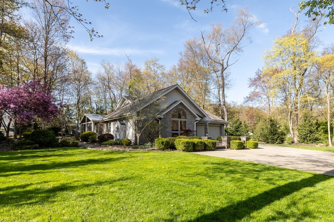 5170 Lakeview Dr, Gibsonia, PA 15044