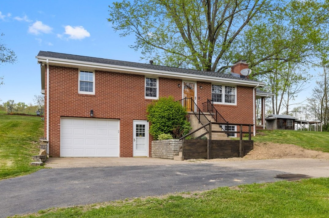 351 Pleasant Valley Rd, Washington, PA 15301