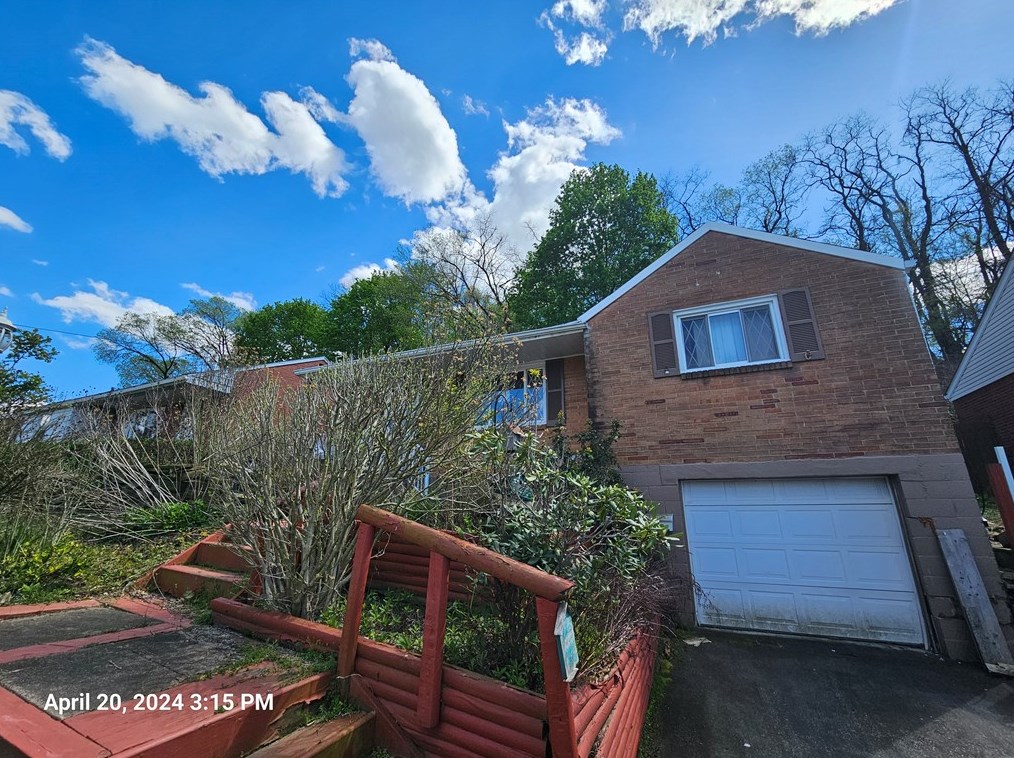 360 Dorothy Dr, Pittsburgh, PA 15235