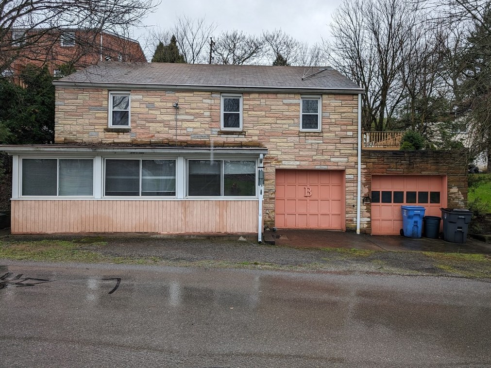 1730 Main St, Bridgeville, PA 15017-3020