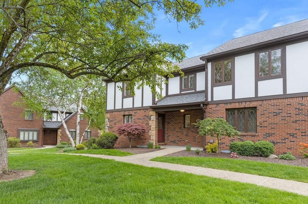 1664 Stone Mansion Dr, Sewickley, PA 15143-8601