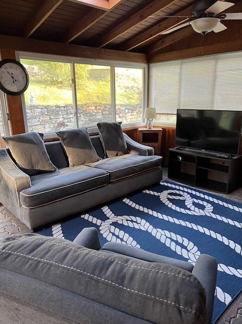 904 Commonwealth Ave, Pittsburgh PA  15122-1333 exterior