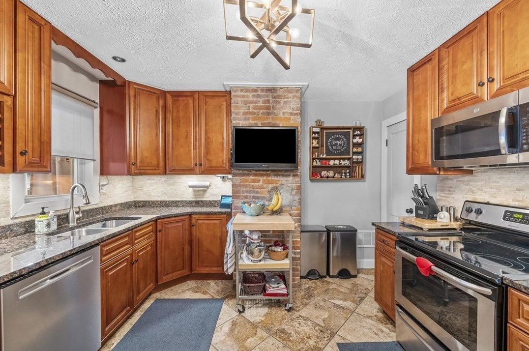 1516 Orchlee St, Pittsburgh PA  15212-1841 exterior