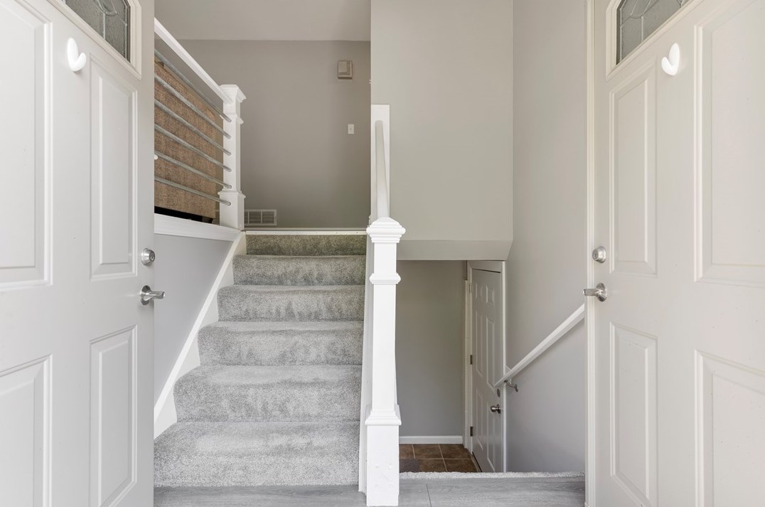 212 Karen Dr, Pittsburgh, PA 15209