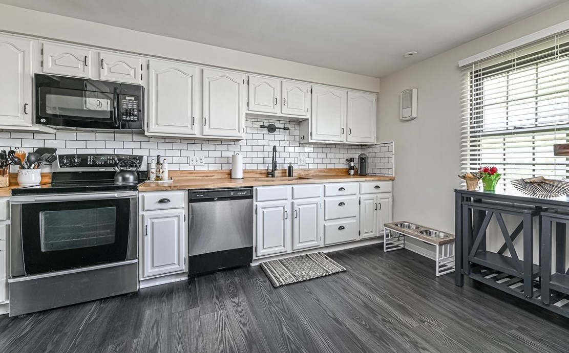 41 Chris Ct, Pittsburgh PA  15239-1107 exterior