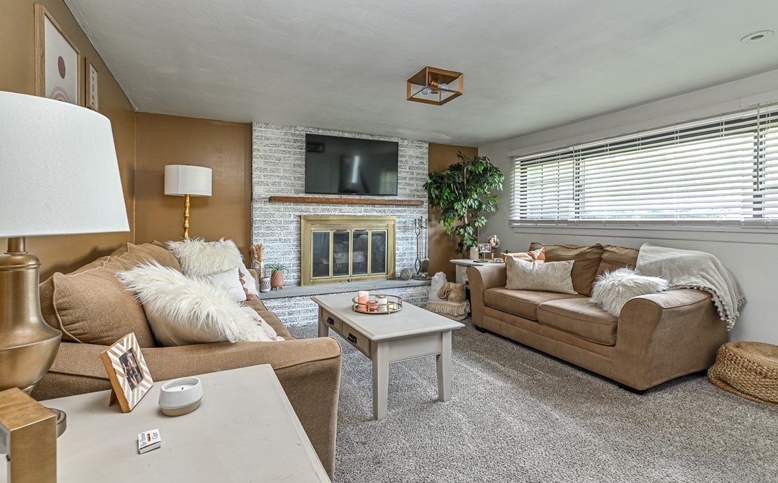 41 Chris Ct, Pittsburgh PA  15239-1107 exterior