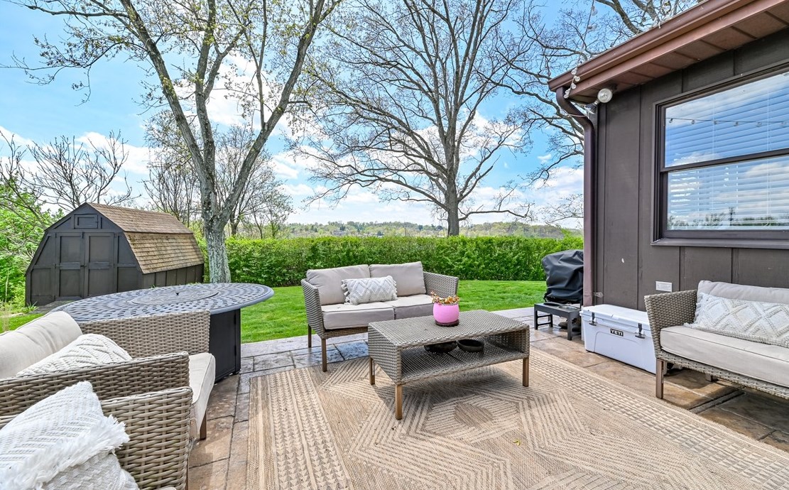 41 Chris Ct, Pittsburgh PA  15239-1107 exterior