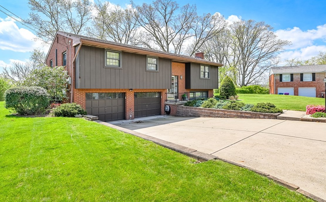 41 Chris Ct, Pittsburgh PA  15239-1107 exterior