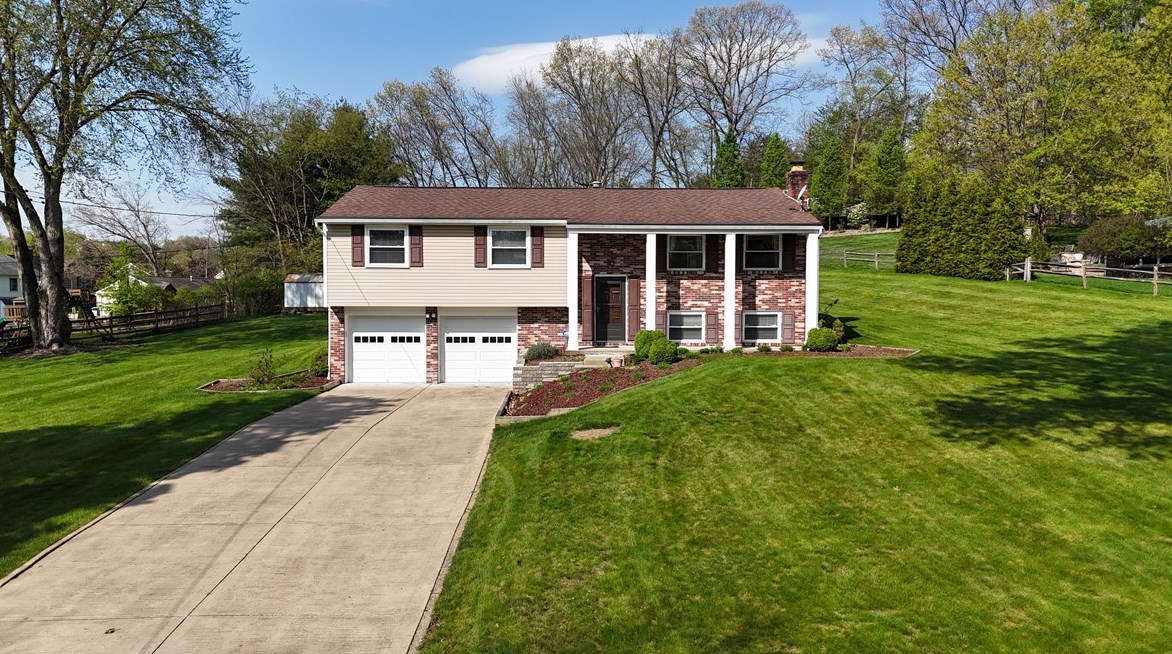 1503 Lamont Dr, Gibsonia, PA 15044-9233