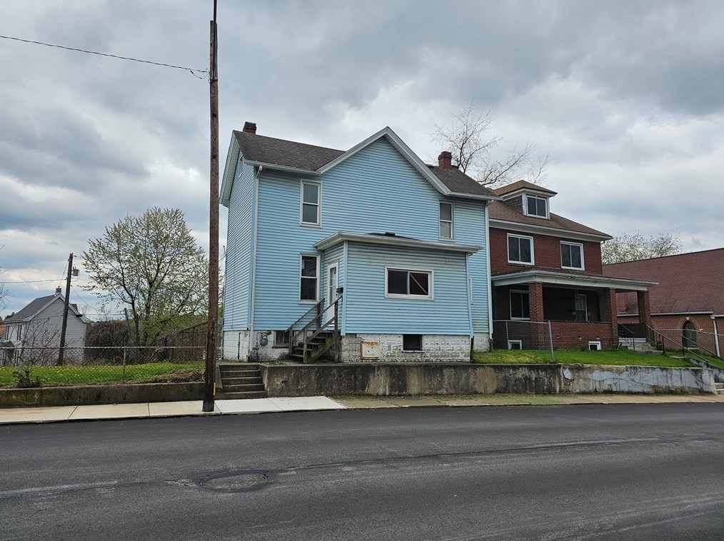 718 W Pittsburgh St, Greensburg, PA 15601