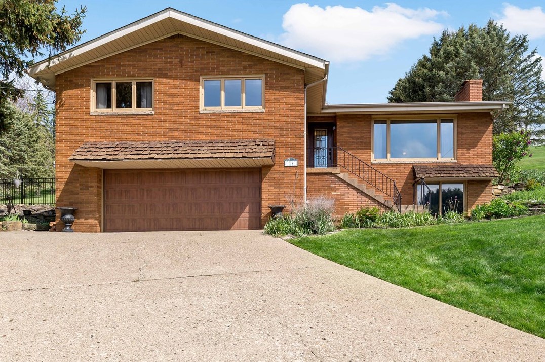 18 Smith Pl, Canonsburg, PA 15317-4946