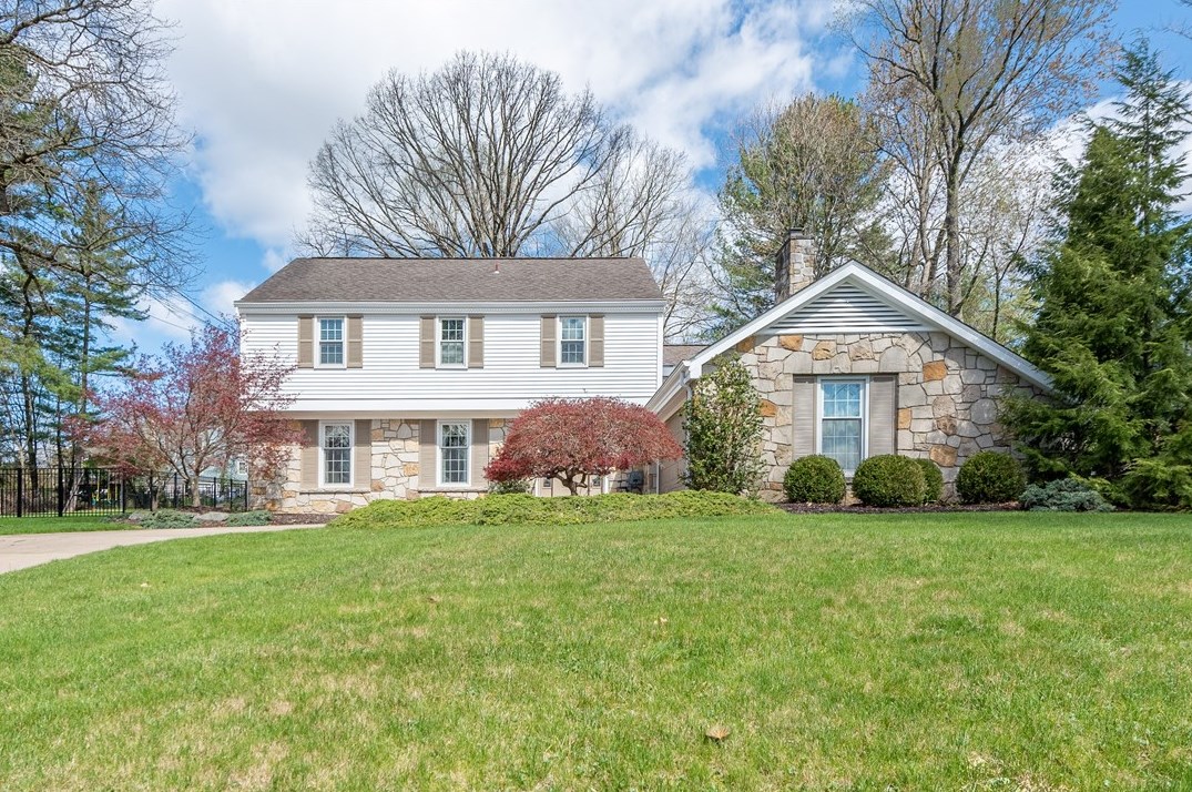 3312 Brookdale Dr, Pittsburgh, PA 15241